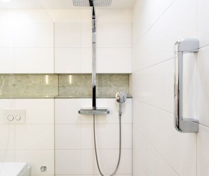 舒适型房间, Royal