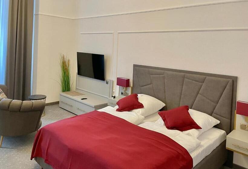 컴포트 룸, Starapart Hansa