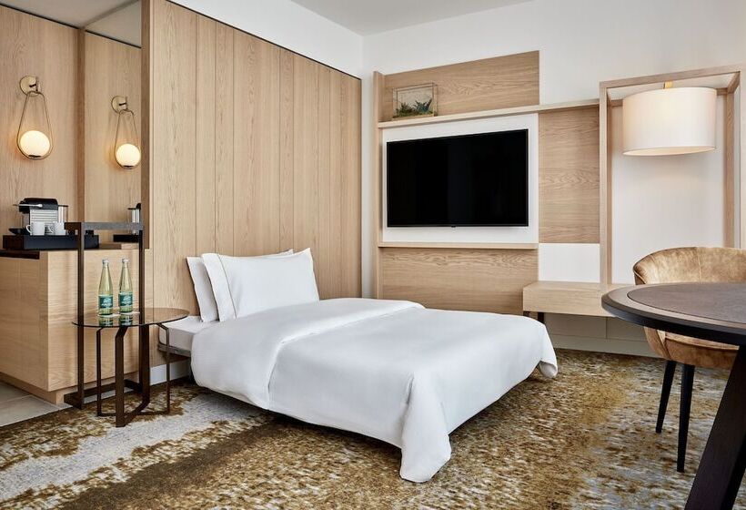 Номер Deluxe, The Westin Grand Frankfurt