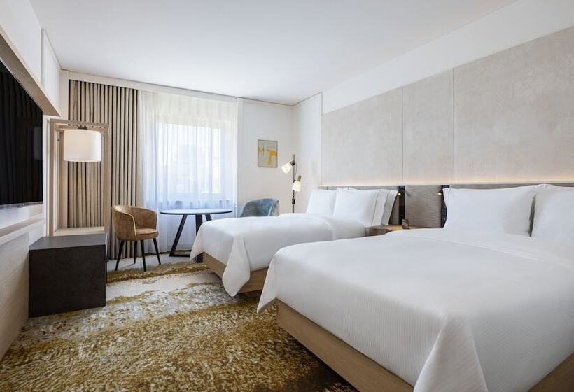 Номер Deluxe, The Westin Grand Frankfurt