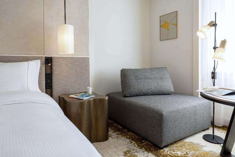 Номер Классика Кровать Кинг, The Westin Grand Frankfurt