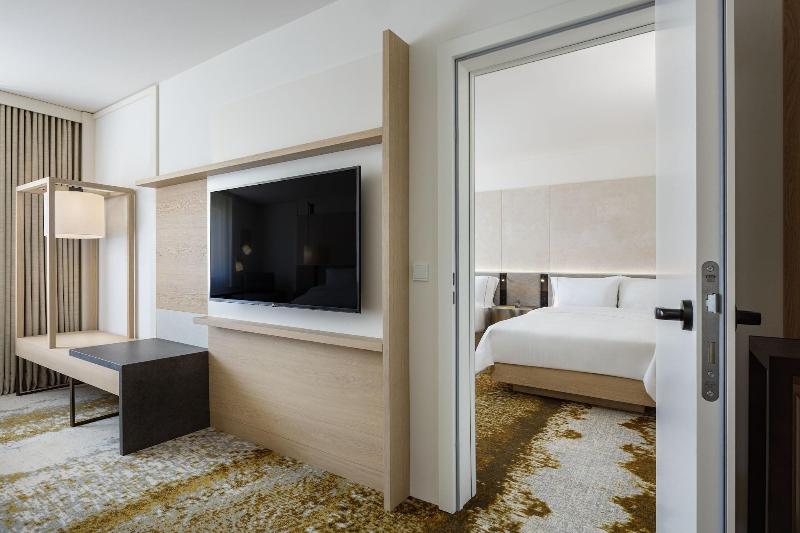 Номер Deluxe, The Westin Grand Frankfurt