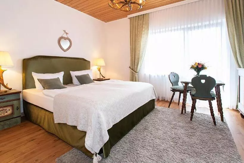 スーペリアールーム, Victor S Seehotel Weingärtner Bostalsee