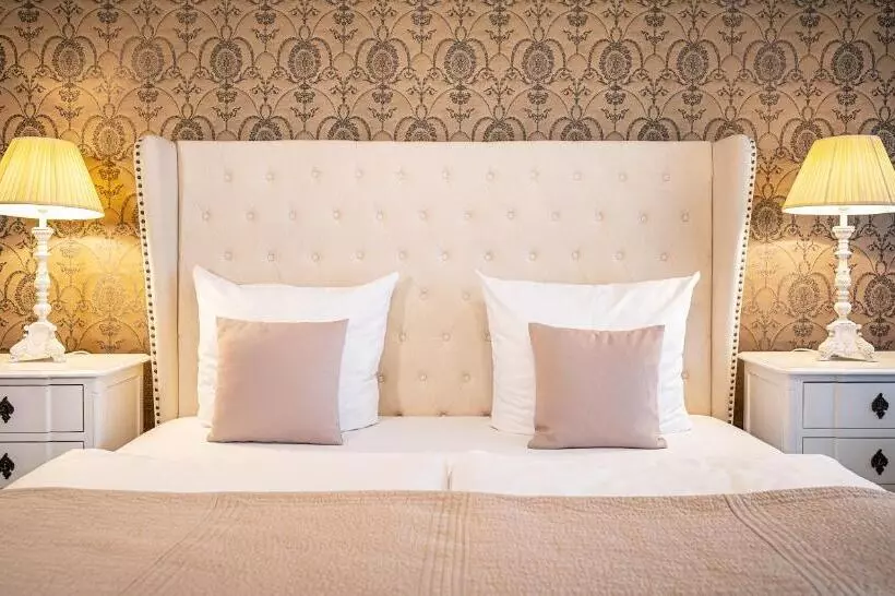 デラックスルーム, Victor S Seehotel Weingärtner Bostalsee