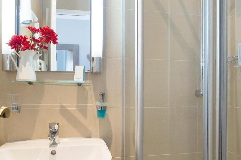 Полулюкс Классика, Victor S Seehotel Weingärtner Bostalsee