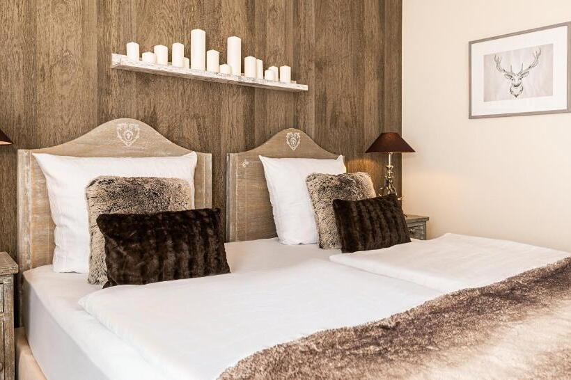 جناح جونيور كلاسيكى, Victor S Seehotel Weingärtner Bostalsee