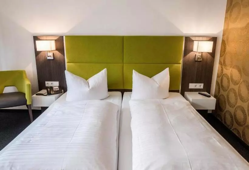 Comfort-huone, Vorfelder