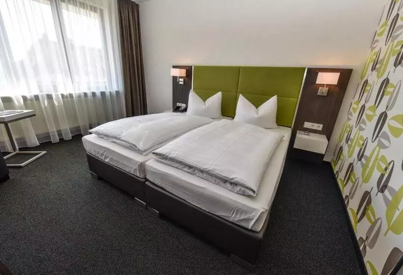 Comfort-huone, Vorfelder