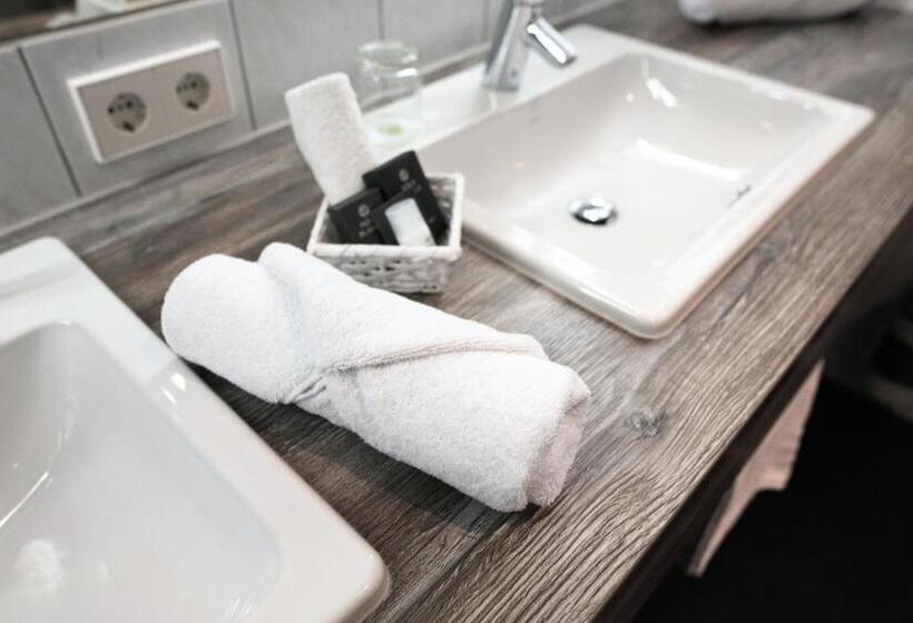 غرفة كومفورت, Vorfelder