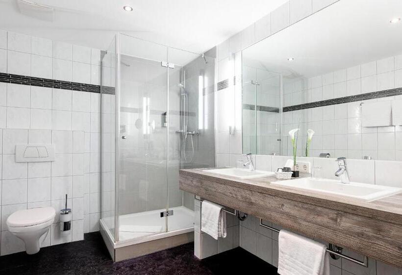 غرفة كومفورت, Vorfelder