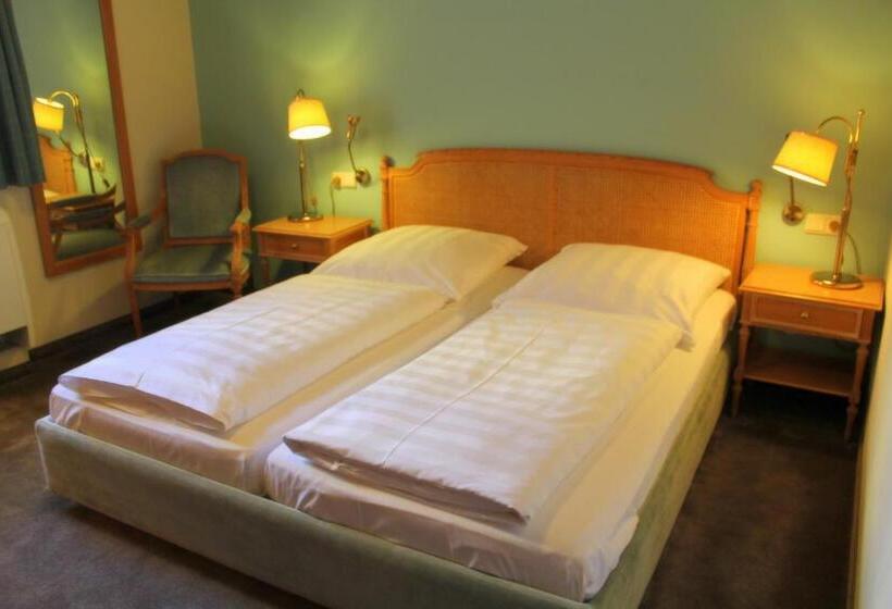 غرفة كلاسيكية, Burggartenpalais