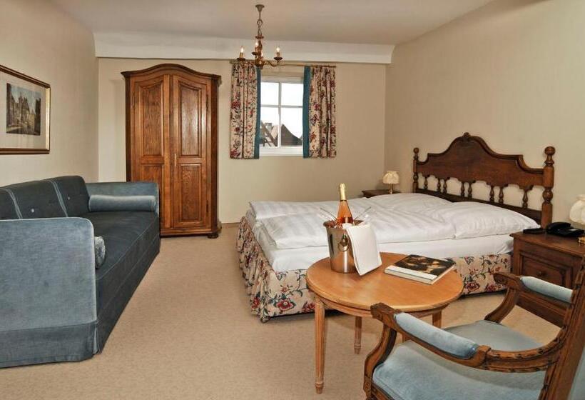 غرفة عائلية, Burggartenpalais