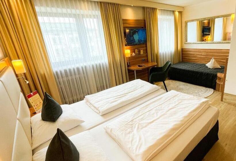 חדר סטנדרט לשלושה, City Hotel Ost Am Kö