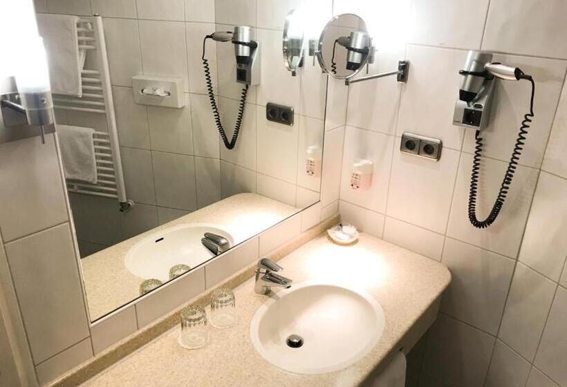 חדר אקונומי, City Hotel Ost Am Kö