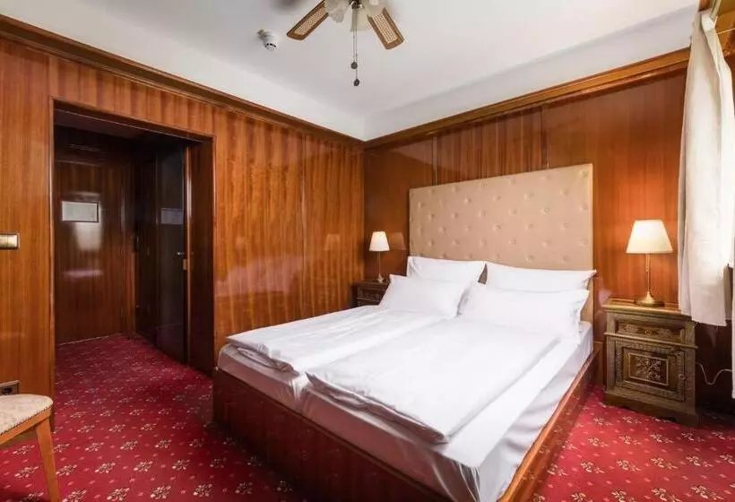 Deluxe Kamer, Du Train