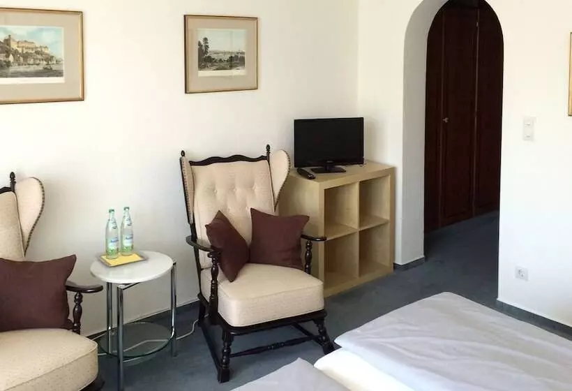 Quarto Basic, Ebnet Garni