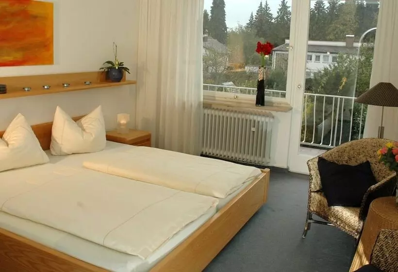 Quarto Basic, Ebnet Garni