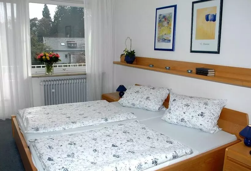 Quarto Estandar Individual, Ebnet Garni
