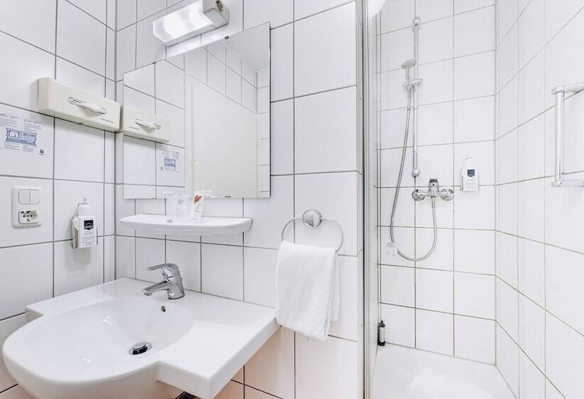 标准单人间, Isartor