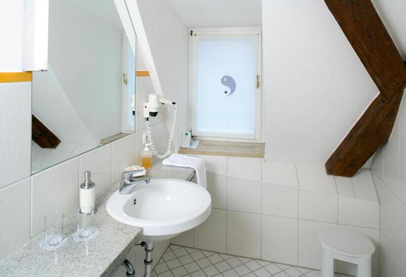 コンフォートルーム, Münchner Hof Und Blauer Turm