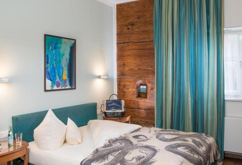 コンフォートルーム, Münchner Hof Und Blauer Turm