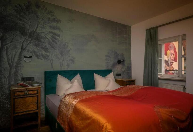 スイート, Münchner Hof Und Blauer Turm