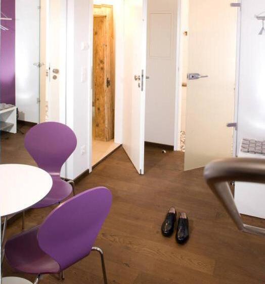 スタンダードスタジオ, Münchner Hof Und Blauer Turm