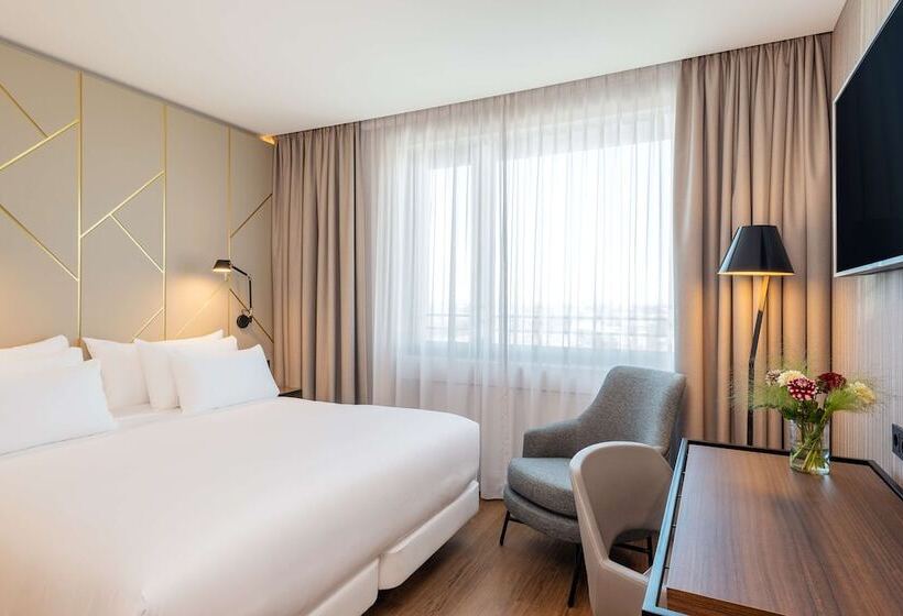 Quarto superior, NH Collection Munchen Bavaria