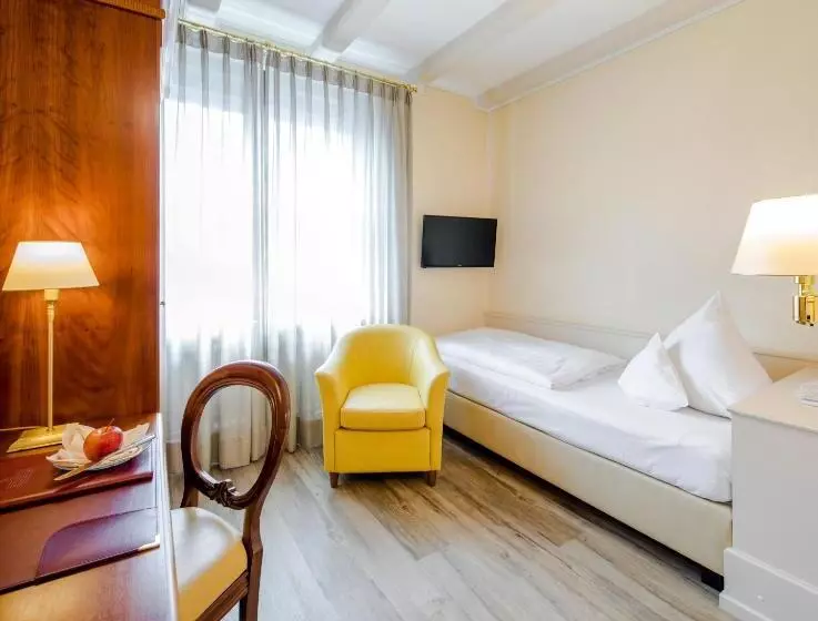 اتاق استاندارد یک نفره, Simones Hotel Fürstenhof