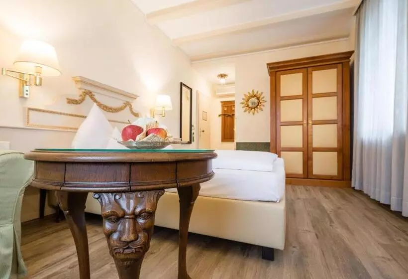 اتاق استاندارد, Simones Hotel Fürstenhof