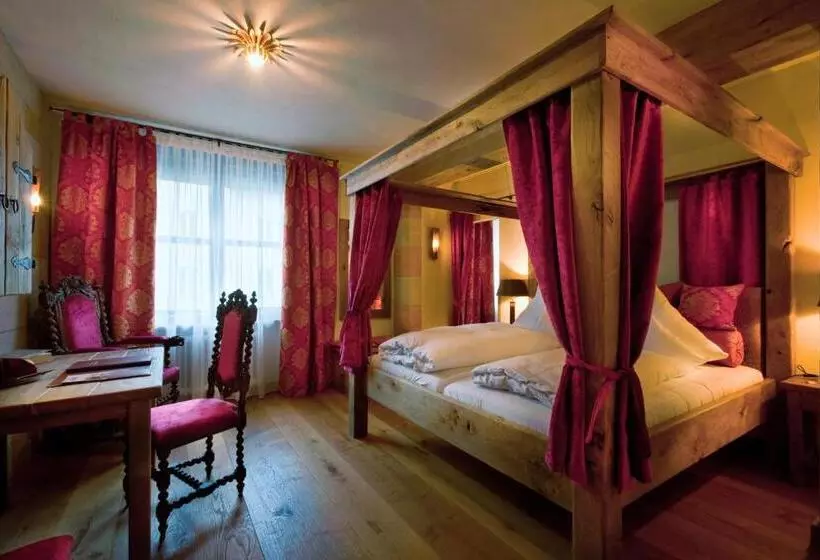 سوییت جونیور, Simones Hotel Fürstenhof