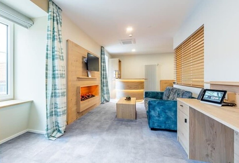 스위트, Schwan Und Post Business Quarters