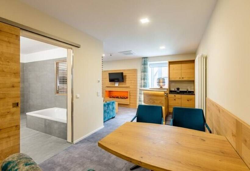 스위트, Schwan Und Post Business Quarters