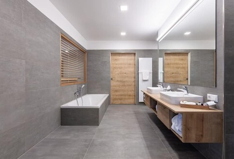 스위트, Schwan Und Post Business Quarters