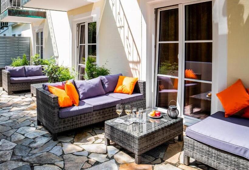 디럭스 룸, Spitzberg Garni