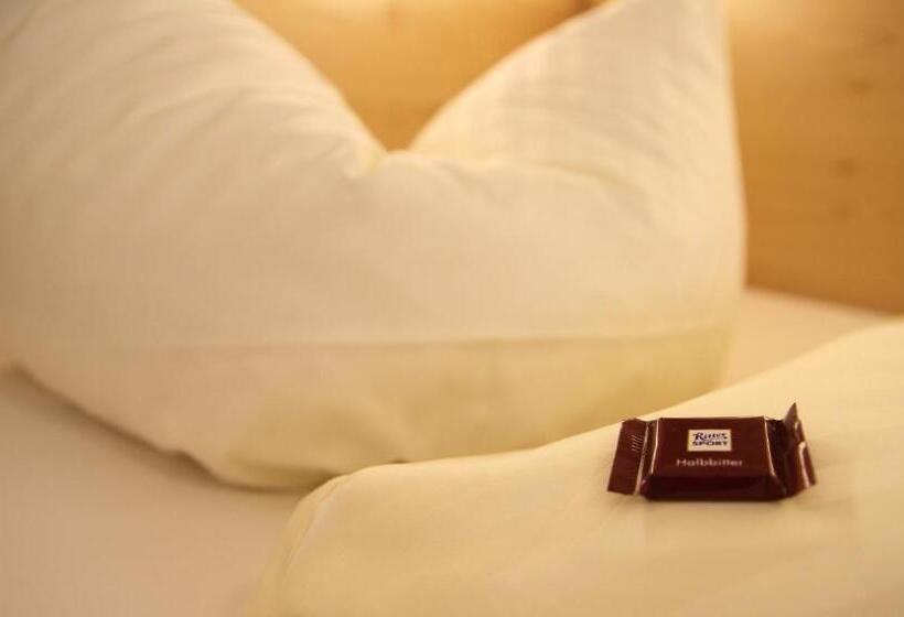 컴포트 싱글 룸, Spitzberg Garni