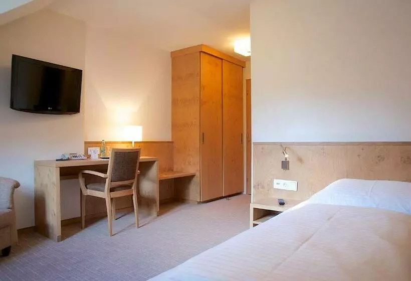 Quarto Estandar Individual, Zur Mühle