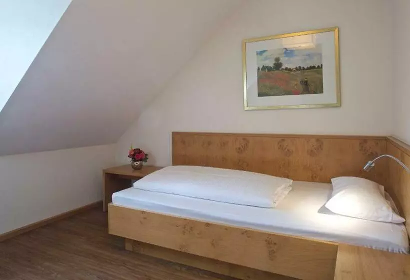 Quarto Estandar Individual, Zur Mühle