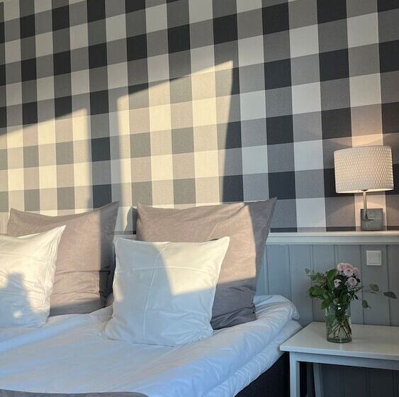 חדר משפחתי, Den Gamle Grænsekro Inn