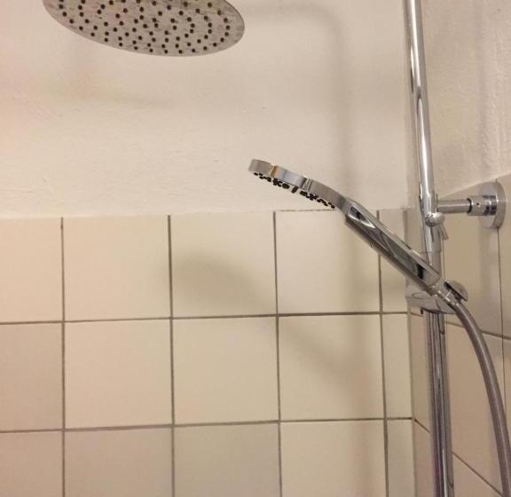 غرفة قياسية, Laasby Kro