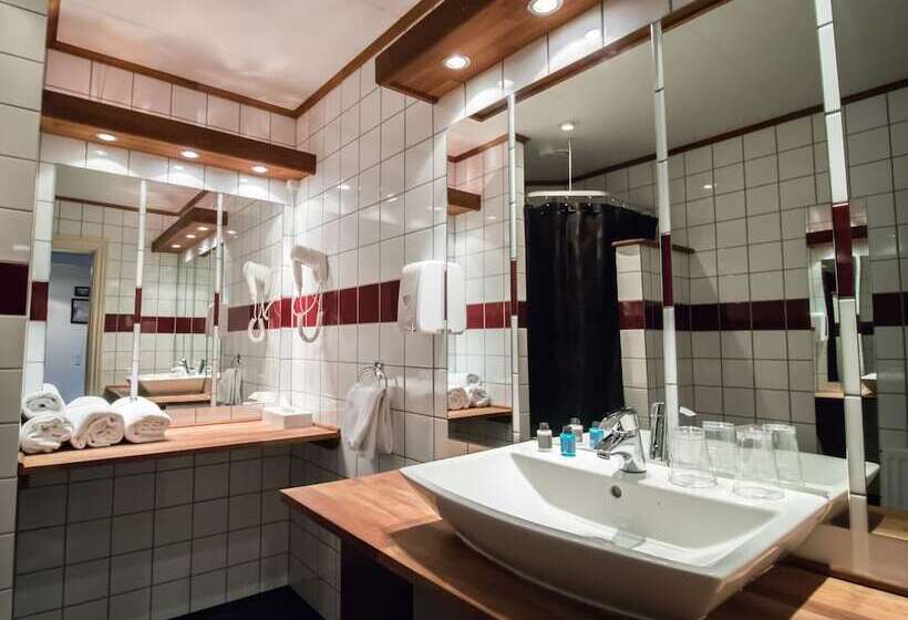 Номер Superior, Phønix Hjørring