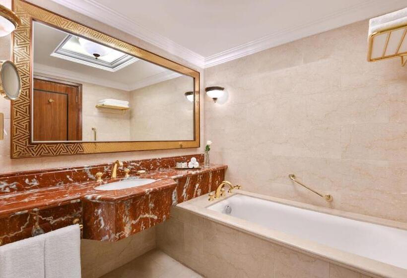 اتاق لوکس با تخت بزرگ, Sheraton Grand Doha Resort & Convention