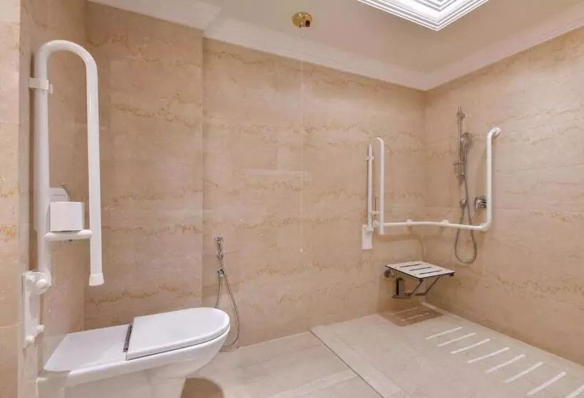 اتاق لوکس با تخت بزرگ, Sheraton Grand Doha Resort & Convention