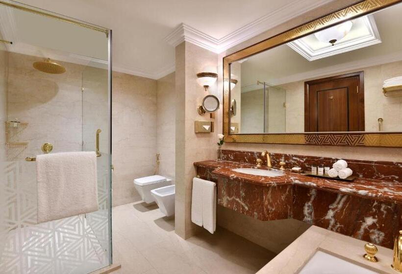اتاق لوکس با چشم‌انداز دریا, Sheraton Grand Doha Resort & Convention