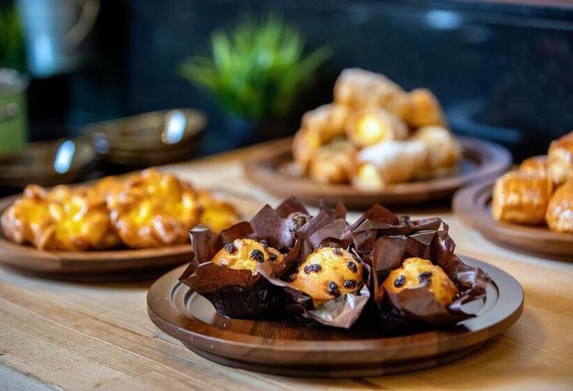 سوئیت پنت هاوس, Sheraton Grand Doha Resort & Convention