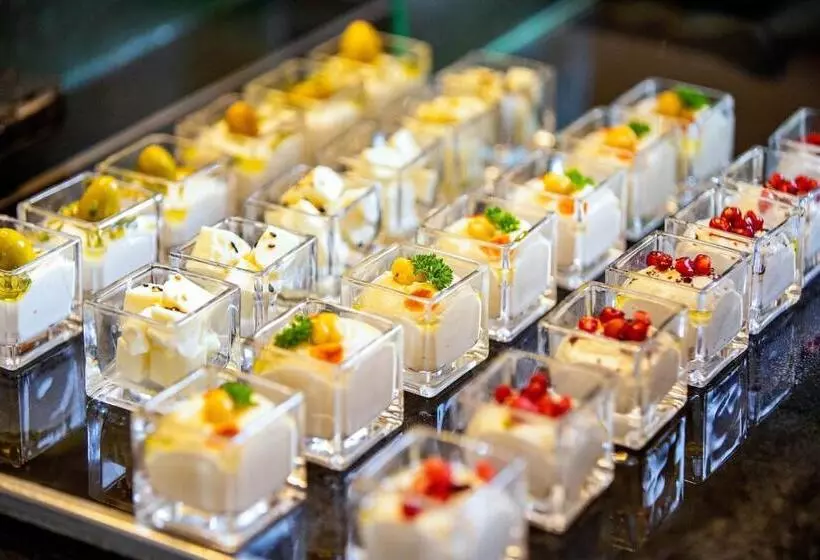 سوئیت ریاست جمهوری 2 خوابه, Sheraton Grand Doha Resort & Convention