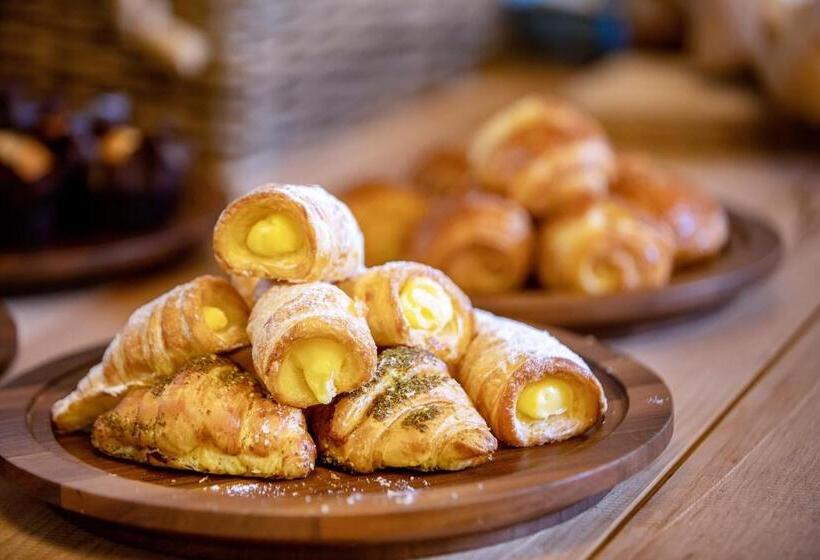 سوییت با چشم‌انداز دریا, Sheraton Grand Doha Resort & Convention