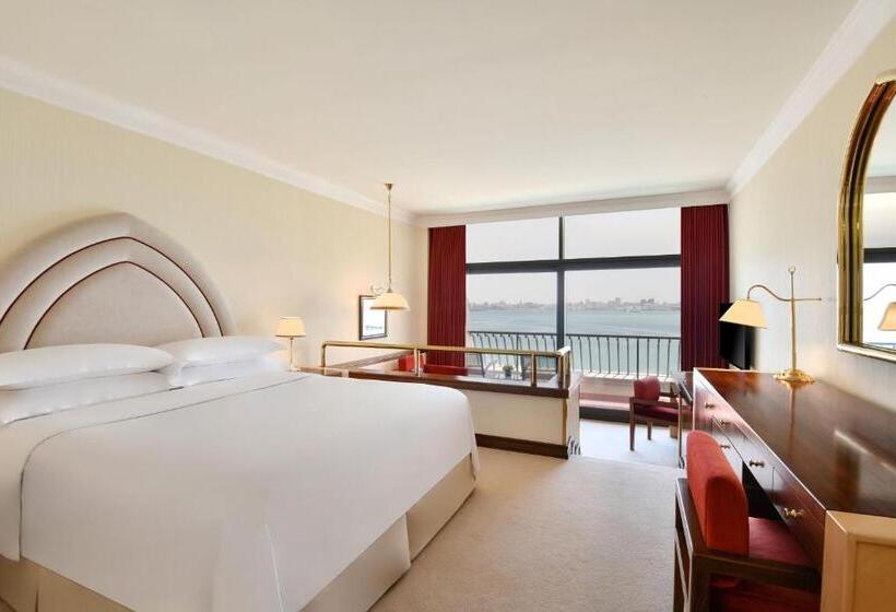 اتاق دلوکس با تخت کینگ و چشم‌انداز, Sheraton Grand Doha Resort & Convention