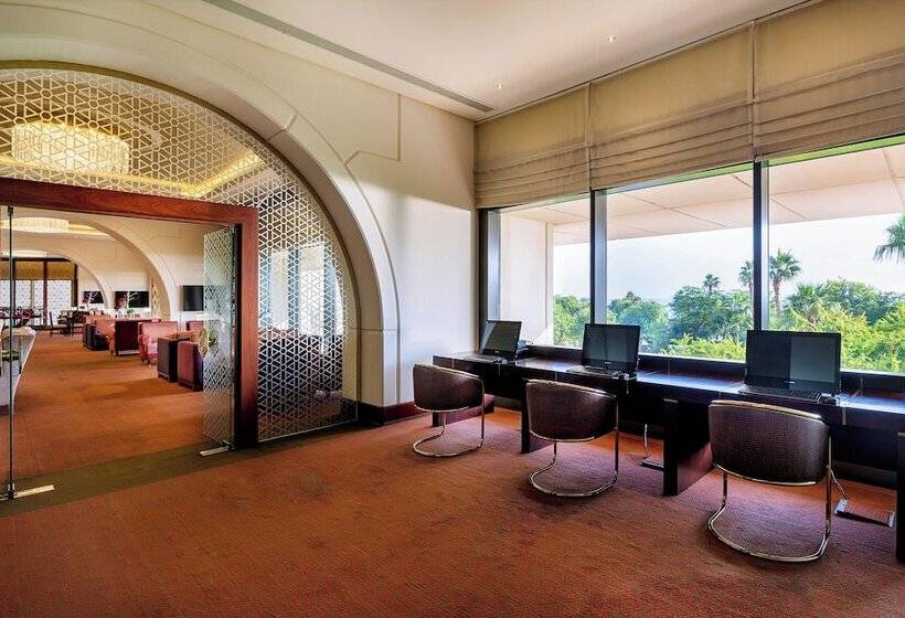 سوییت با چشم‌انداز دریا, Sheraton Grand Doha Resort & Convention