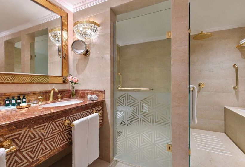 سوییت با چشم‌انداز دریا, Sheraton Grand Doha Resort & Convention